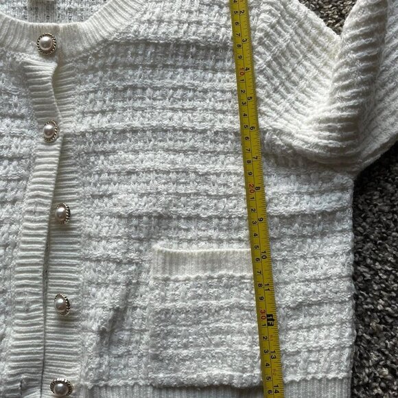 White Jessica Simpson Cropped Cardigan w/Pearl Buttons and Pockets, size medium - Picture 6 of 8